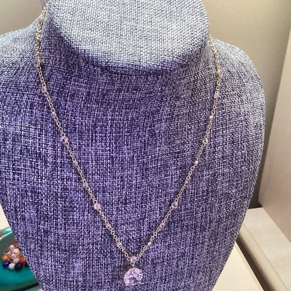 Fine Link Goldtone Crystal Necklace with Crystal Pendant - Picture 7 of 7